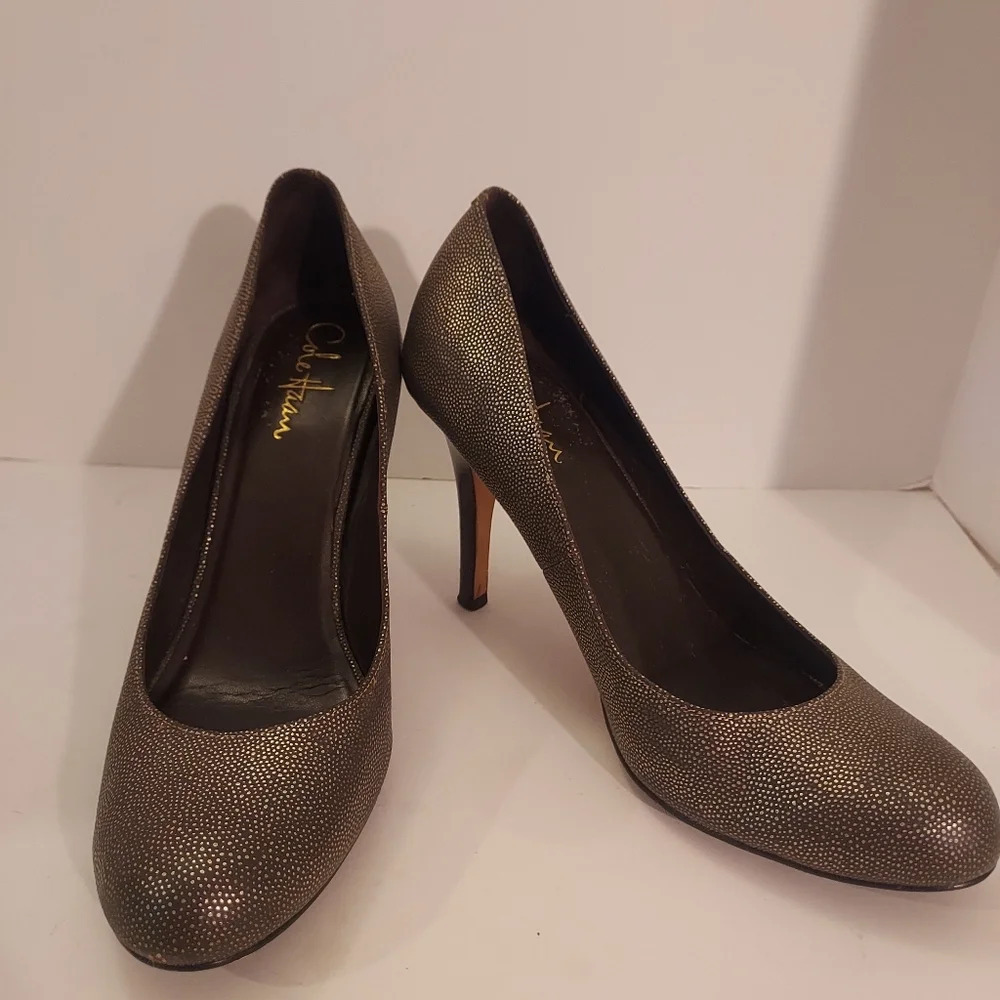 Cole Hann Textured Bronze Metallic Brown NikeAir Round Toe Pumps in Size 8.5 AA